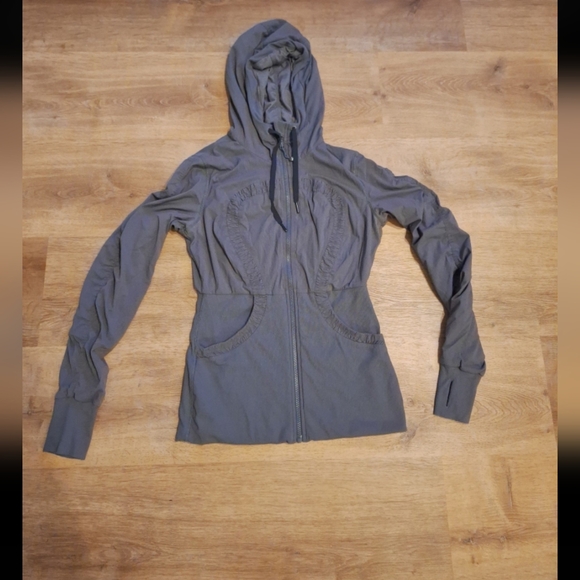 Grey Lululemon dance studio jacket size 8 - Picture 1 of 5